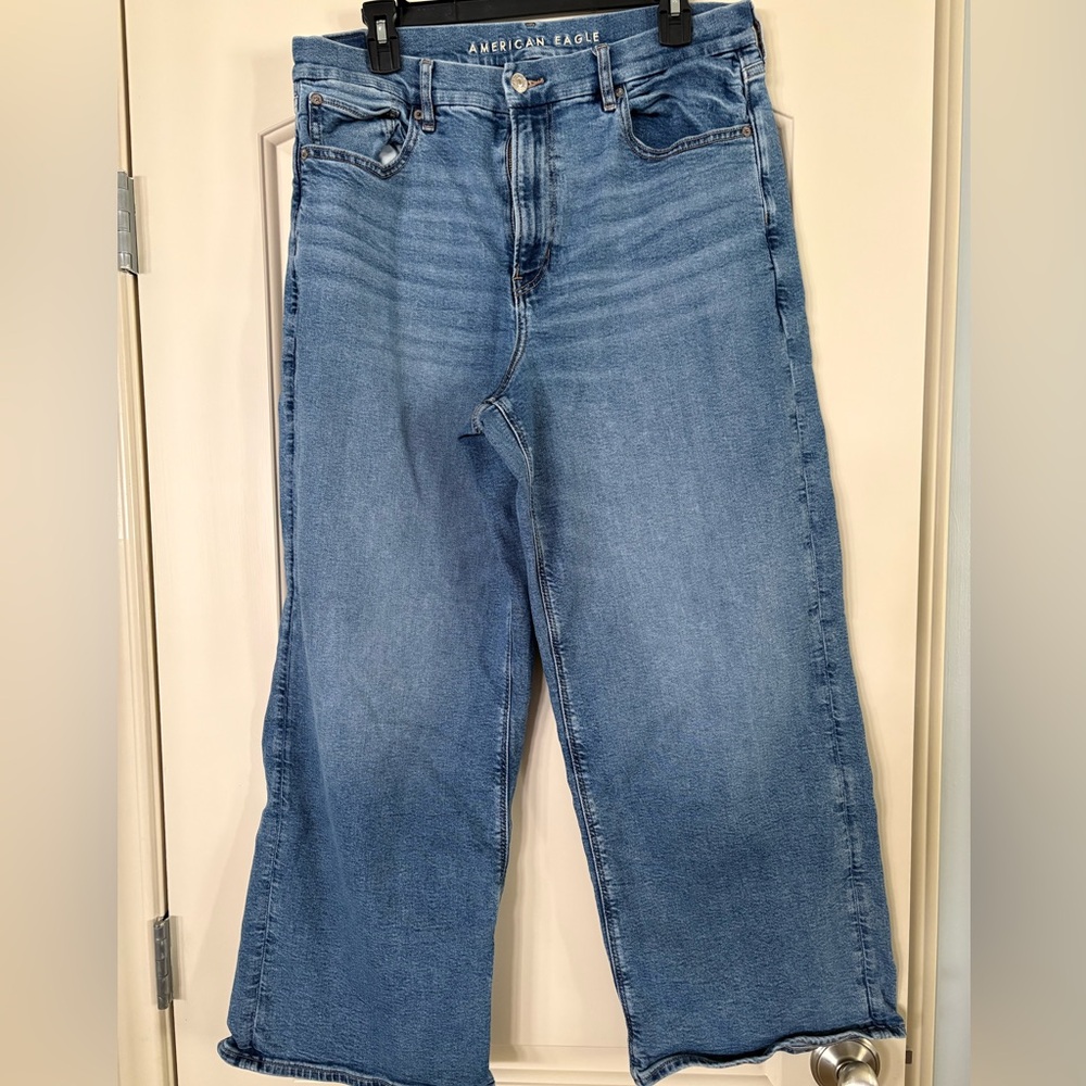 American Eagle Curvy Super High Rise Straight Leg Light Wash Jeans Size 14 Short